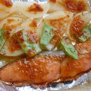 鮭と野菜の味噌バター焼き